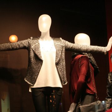 come diventare visual merchandiser showcase-970262_1280 come diventare visual merchandiser
