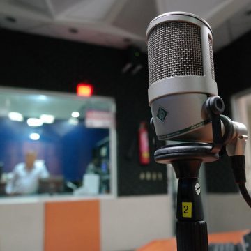 microphone-1562354_1280 Antenna 1 la radio
